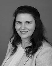 Kelly Jones headshot